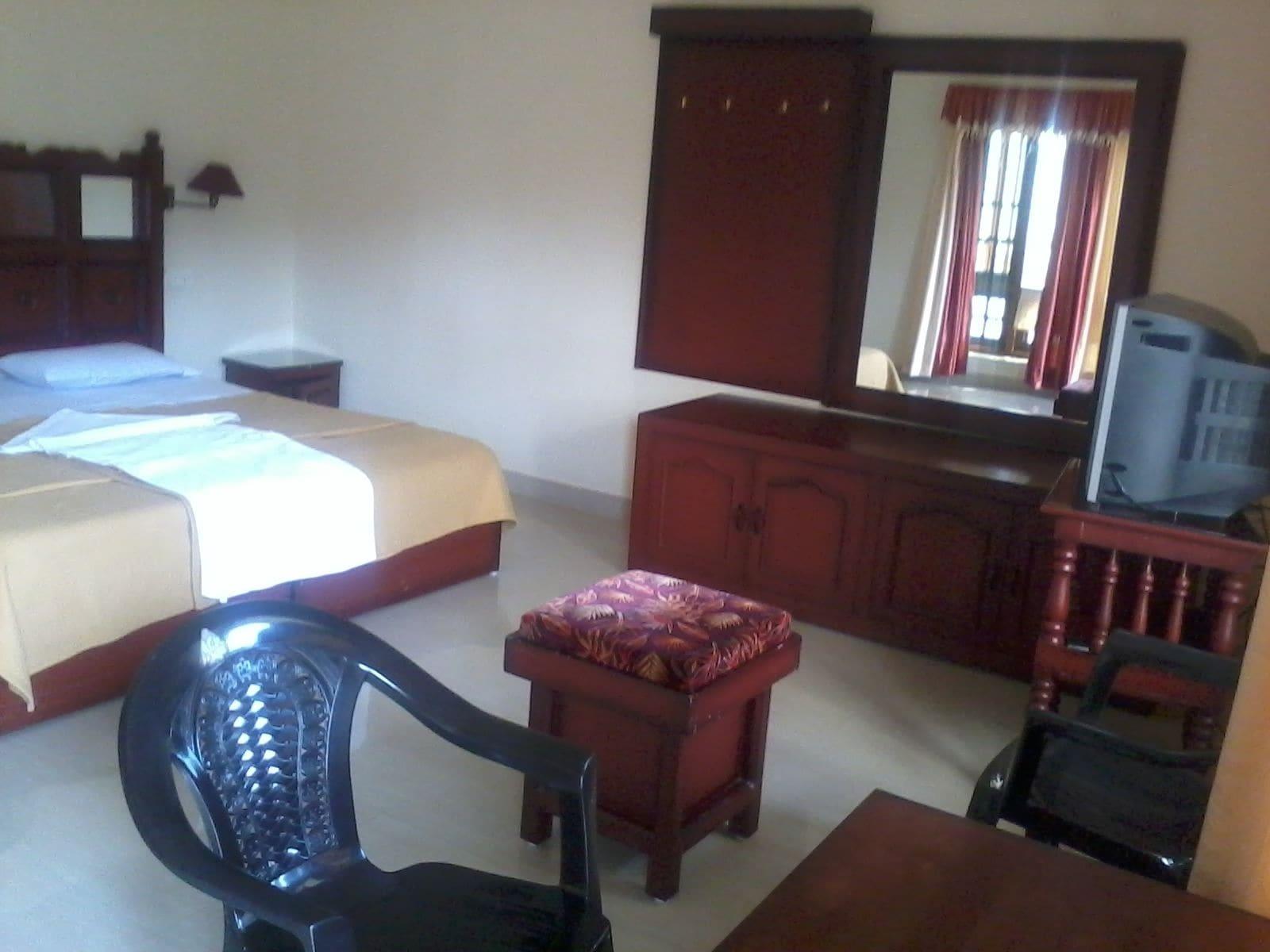 Jungle Palace Homestay Thekkady Buitenkant foto