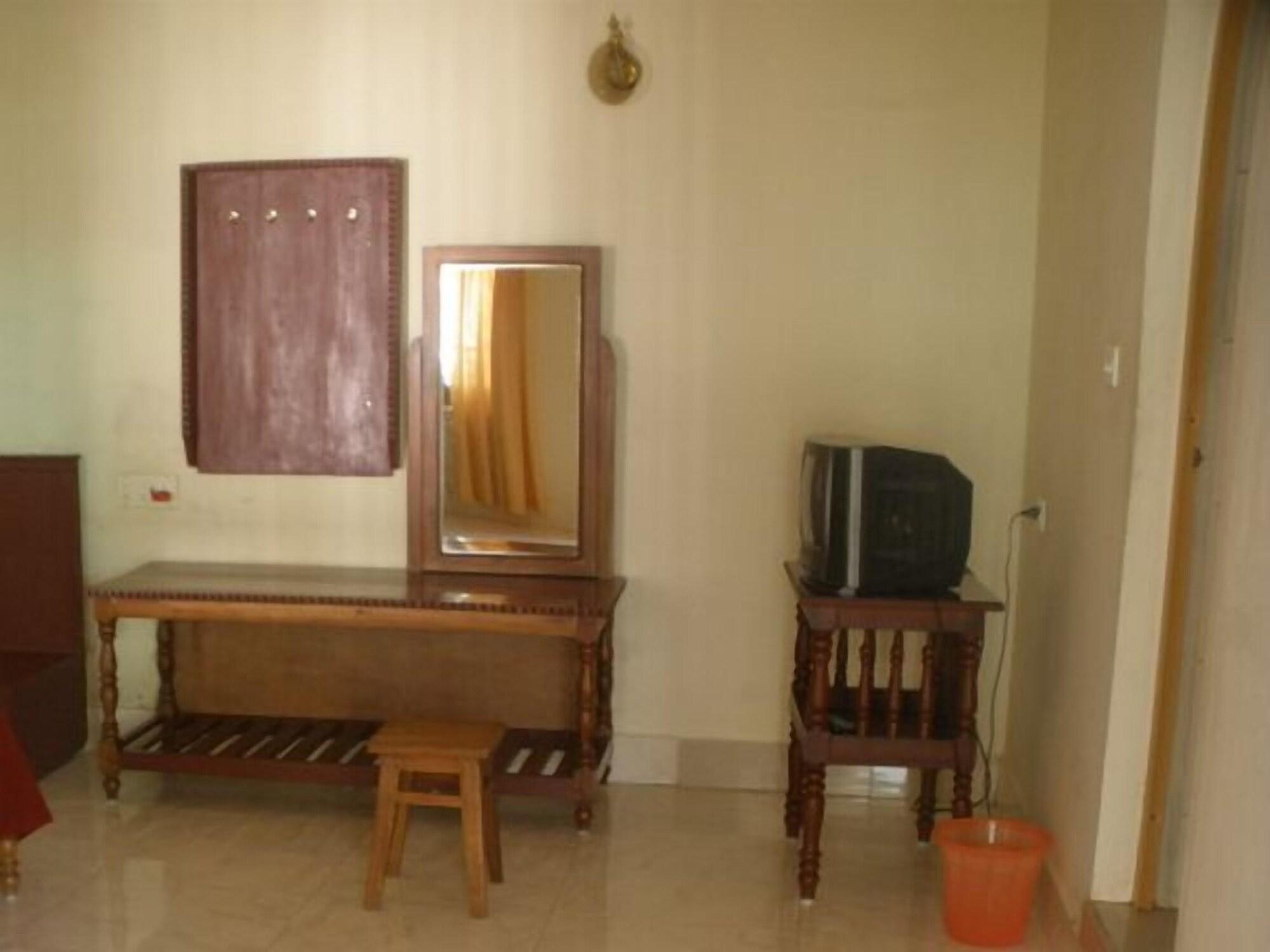 Jungle Palace Homestay Thekkady Buitenkant foto