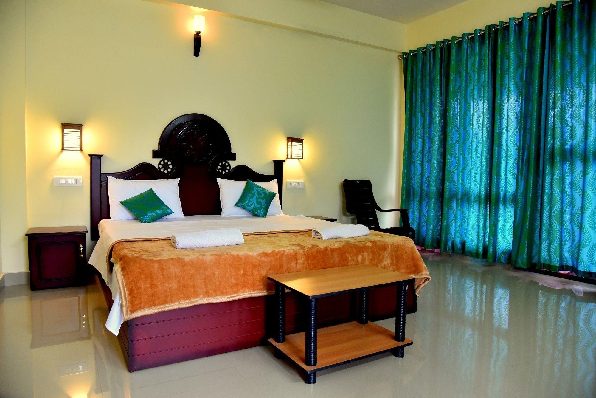 Jungle Palace Homestay Thekkady Buitenkant foto