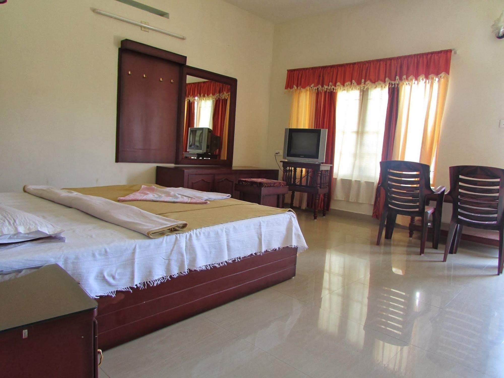 Jungle Palace Homestay Thekkady Buitenkant foto