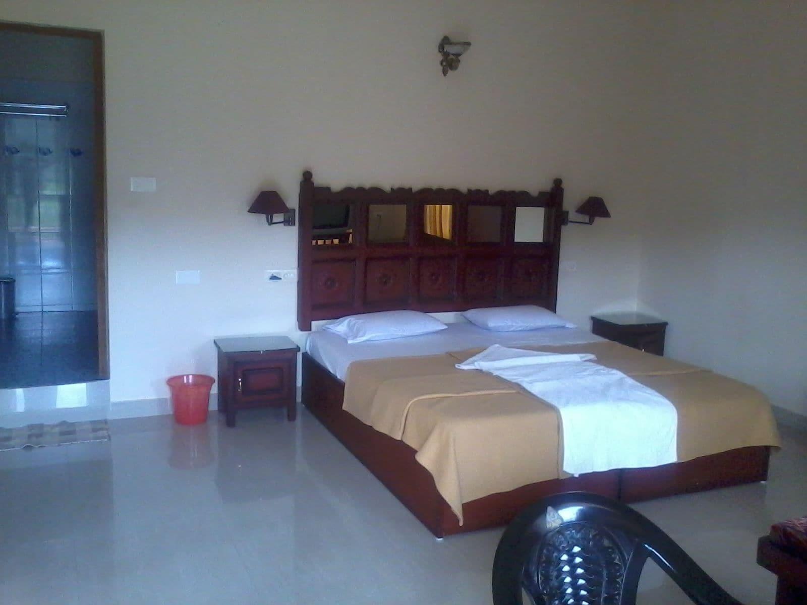 Jungle Palace Homestay Thekkady Buitenkant foto