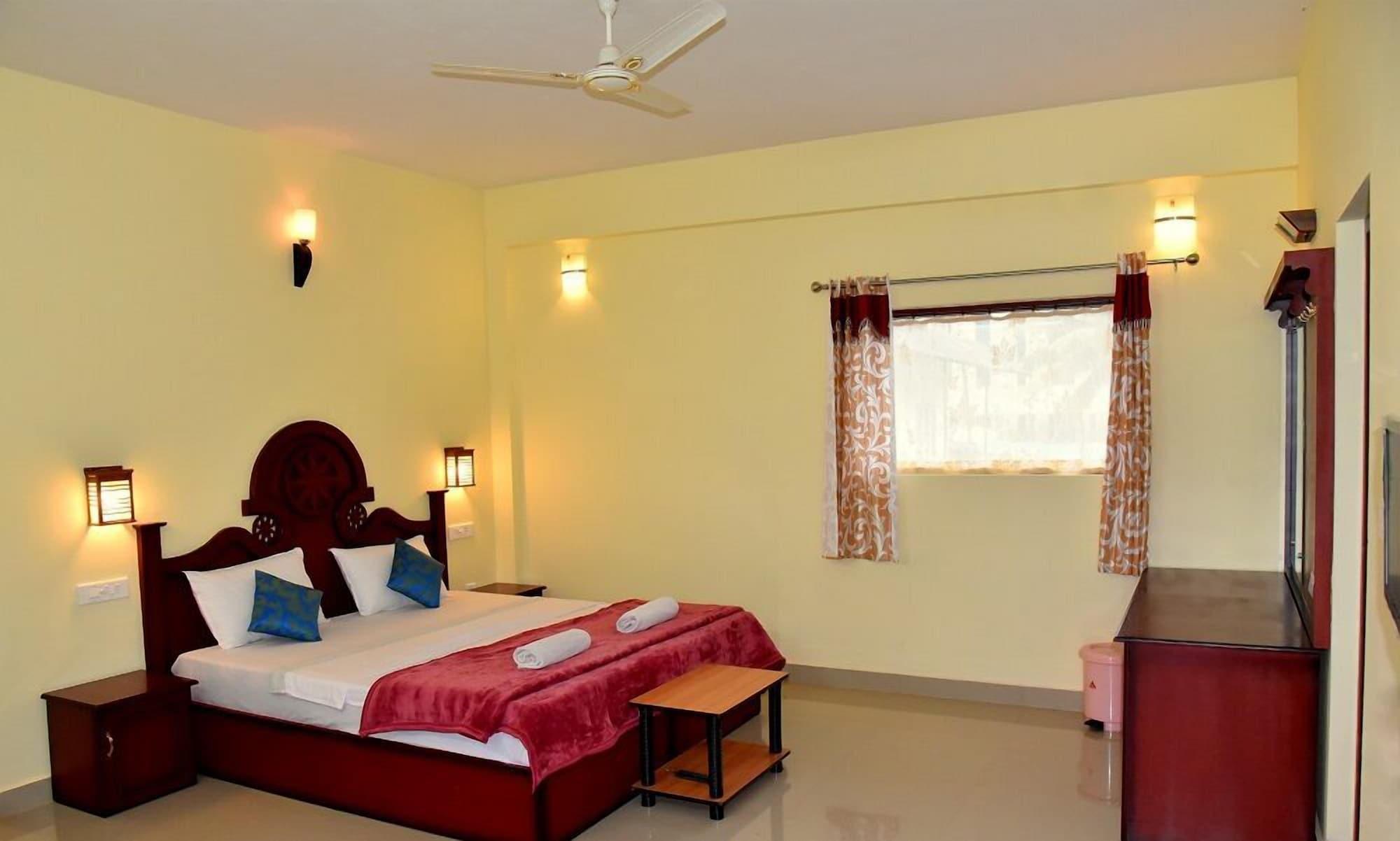 Jungle Palace Homestay Thekkady Buitenkant foto