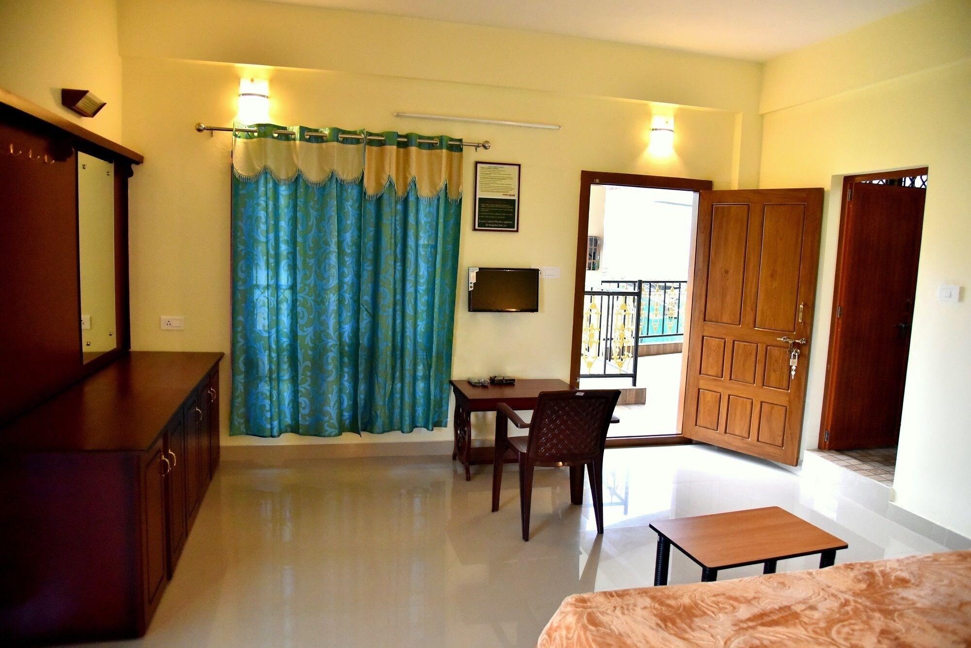 Jungle Palace Homestay Thekkady Buitenkant foto