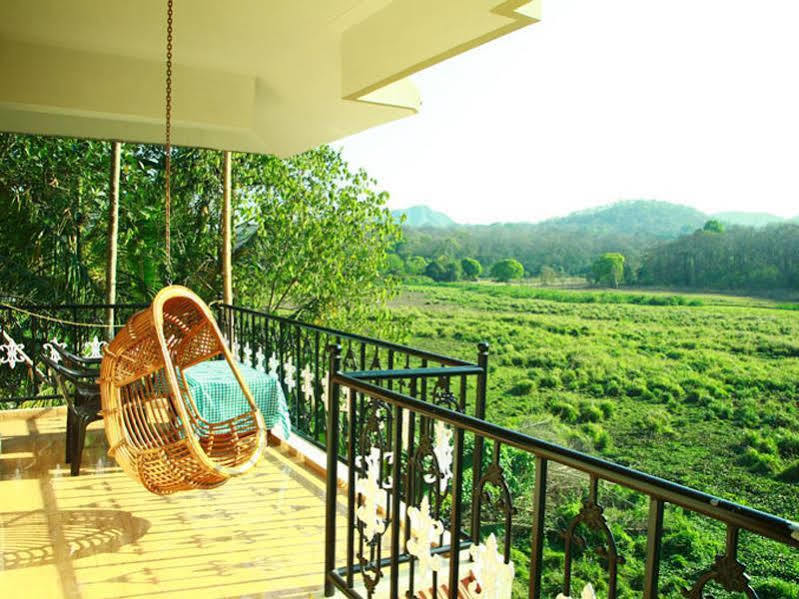 Jungle Palace Homestay Thekkady Buitenkant foto