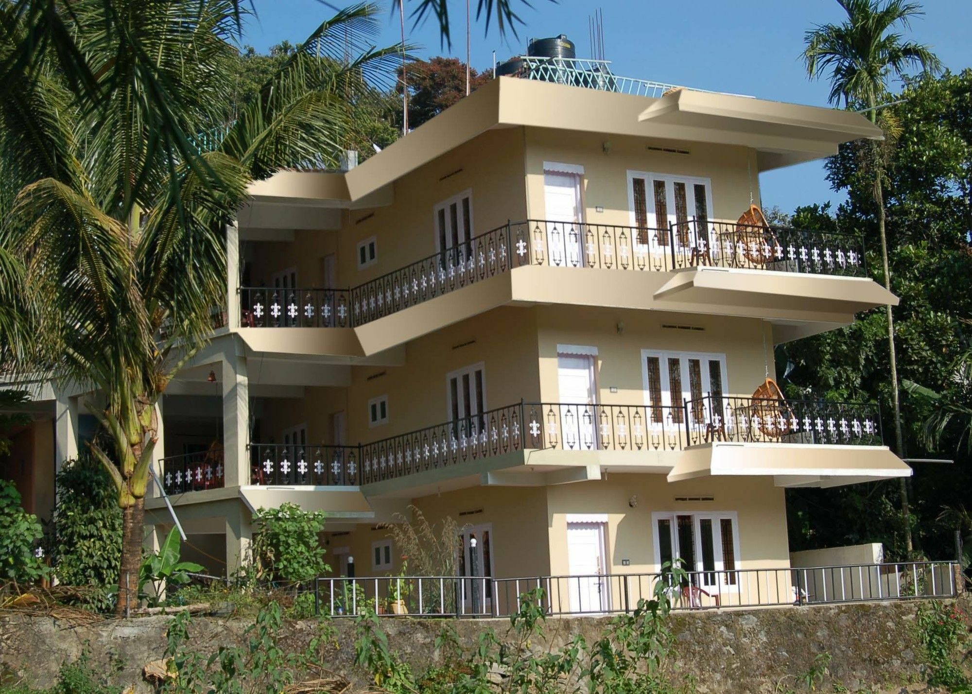 Jungle Palace Homestay Thekkady Buitenkant foto