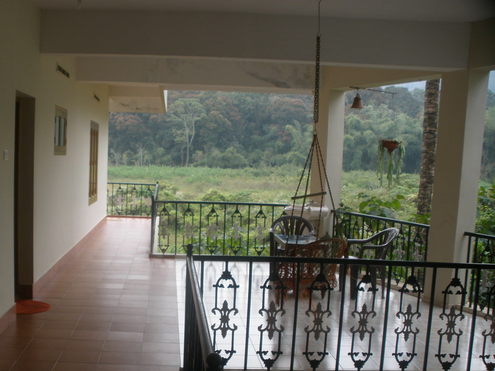 Jungle Palace Homestay Thekkady Buitenkant foto